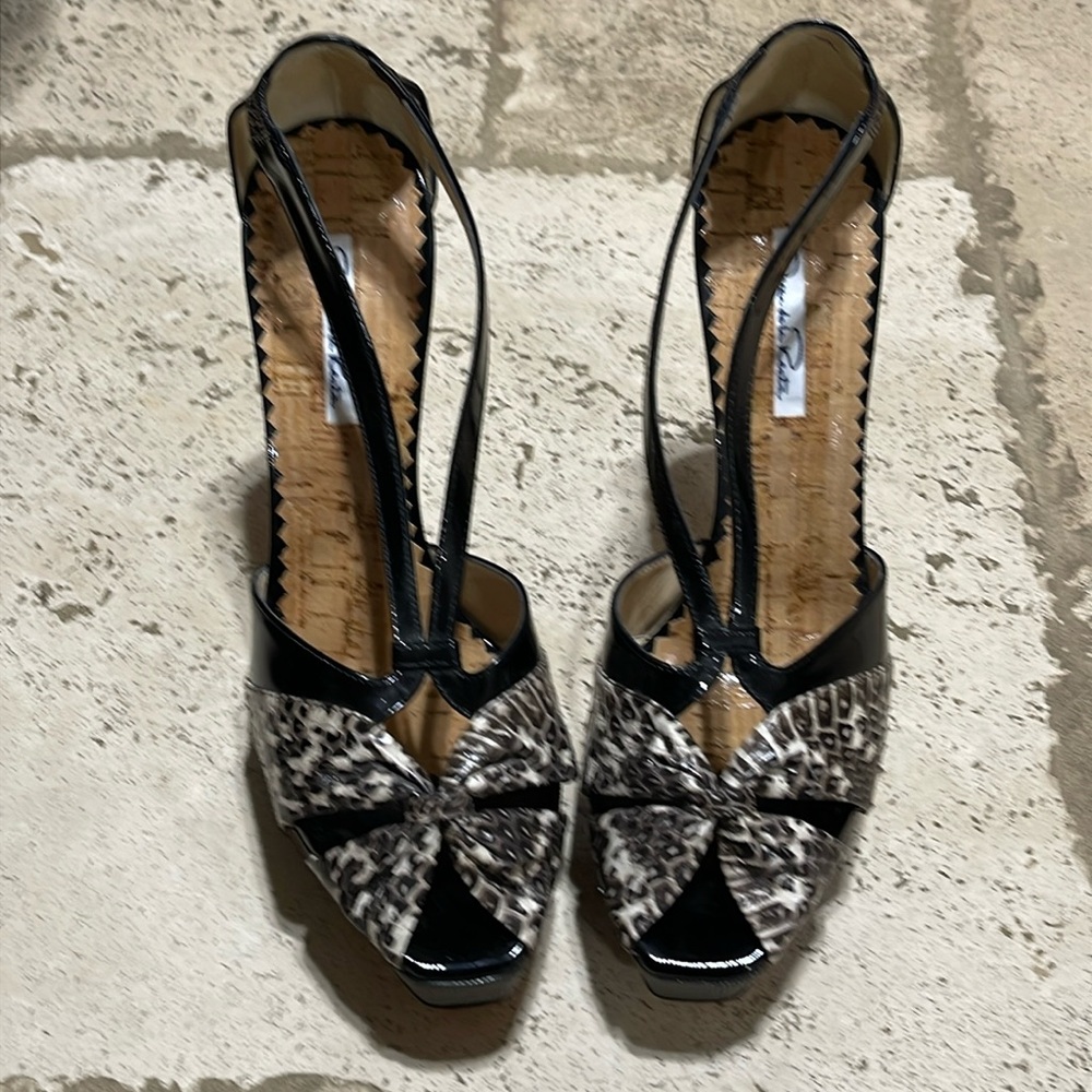 OSCAR DE LA RENTA HEELS 👠 Size 41 Like New Patent Leather Slip On 🇮🇹 Italy Made💥